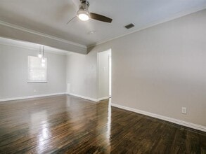 368 Crenshaw Dr in Dallas, TX - Building Photo - Building Photo