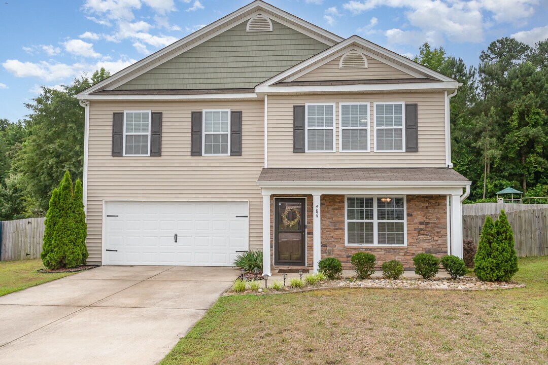 486 Botanical Ct in Bunnlevel, NC - Building Photo