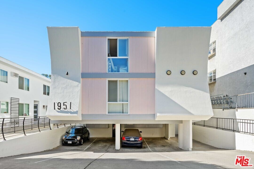 1951 Selby Ave in Los Angeles, CA - Building Photo