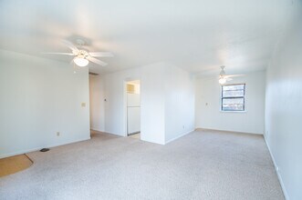 2104 Sycamore Pl in Springdale, AR - Building Photo - Building Photo