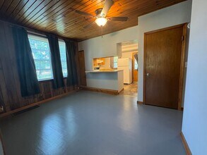 1114 N MacArthur Blvd in Springfield, IL - Building Photo - Building Photo