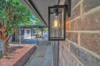 410 Regina St in San Antonio, TX - Building Photo - Building Photo