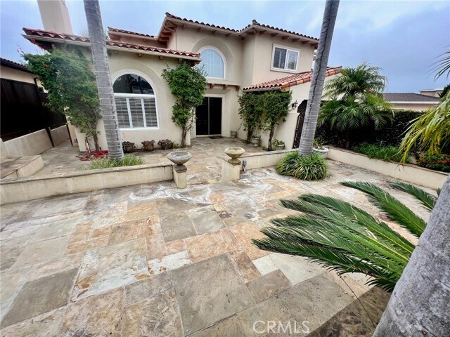 224 Cll De Madrid in Redondo Beach, CA - Building Photo