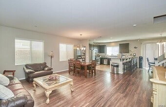 6967 Madison Ln in Fontana, CA - Building Photo - Building Photo