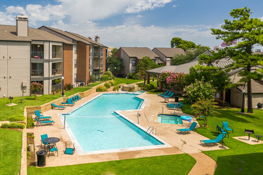 Hunter's Ridge in Oklahoma City, OK - Building Photo