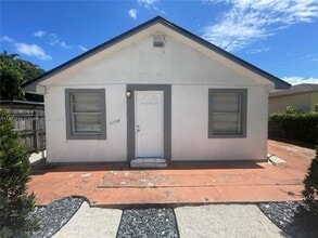 5738 Garfield St in Hollywood, FL - Building Photo - Building Photo