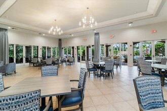 730 Regency Reserve Cir in Naples, FL - Foto de edificio - Building Photo