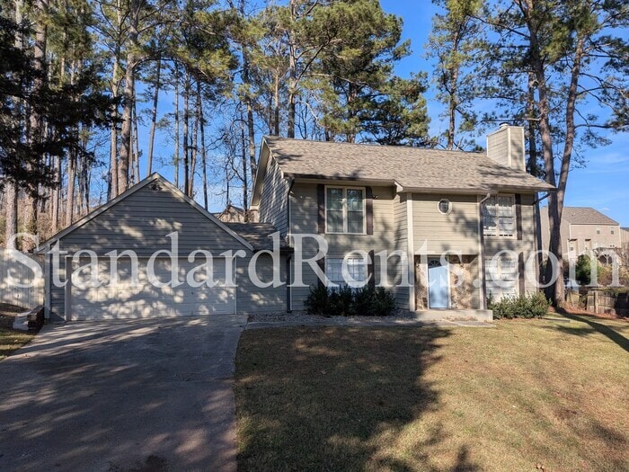 622 Hickory Hollow Ln in Jonesboro, GA - Building Photo