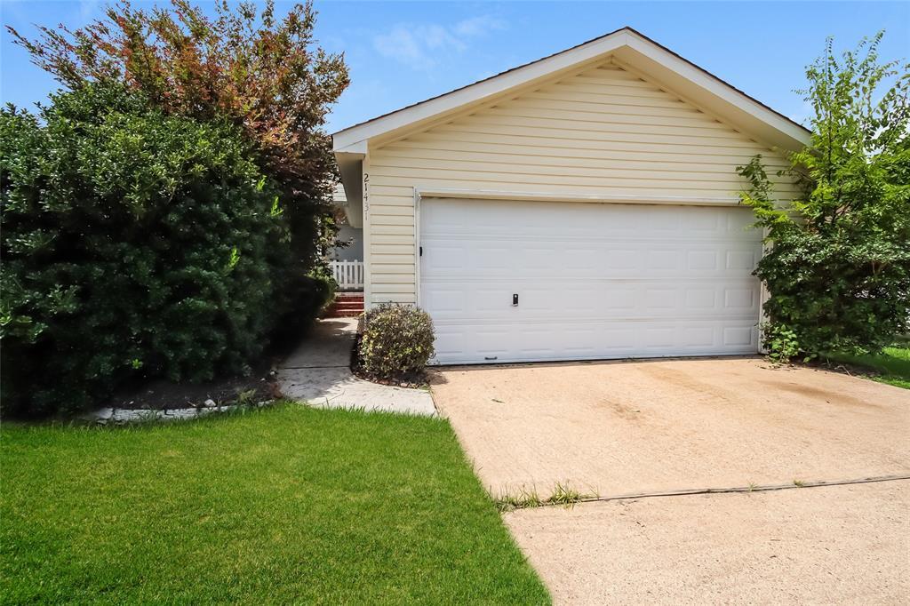 21431 Sweet Grass Ln in Tomball, TX - Building Photo