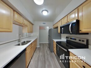 3224 N Woodburne Dr in Chandler, AZ - Building Photo - Building Photo