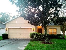 412 Summerlyn Dr in Valrico, FL - Building Photo