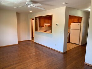 257 Central Ave in Metuchen, NJ - Foto de edificio - Building Photo