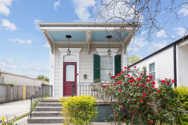 property at 124 Lafayette St
