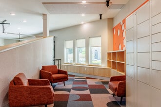 Avenida Del Sol in Denver, CO - Foto de edificio - Interior Photo