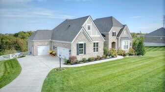 1890 Williams Rd in Hebron, KY - Building Photo