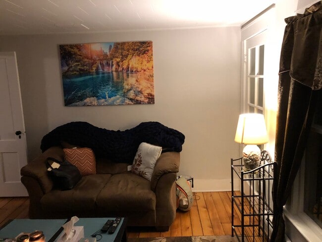 59 Blake St, Unit 2nd floor in Torrington, CT - Foto de edificio - Building Photo