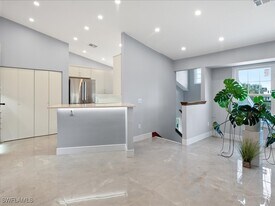220 39th Ave NW in Naples, FL - Building Photo