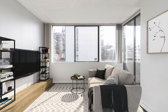 Nicola Place in Vancouver, BC - Building Photo - Building Photo
