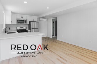 1861 S Sycamore Ave in Los Angeles, CA - Foto de edificio - Building Photo