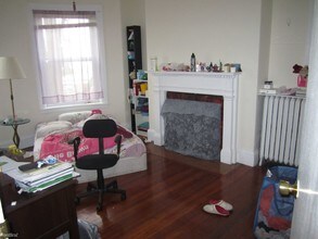 108 Winthrop Rd-Unit -Apt 1 in Brookline, MA - Building Photo - Building Photo