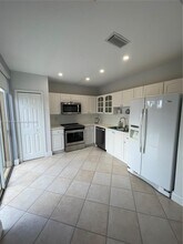 15241 SW 37th Terrace in Miami, FL - Foto de edificio - Building Photo