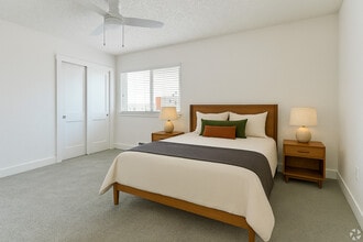 Overlook at Thornton in Thornton, CO - Foto de edificio - Building Photo