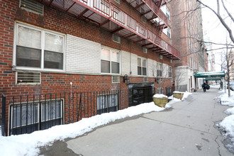 166 W 76th St in New York, NY - Building Photo - Building Photo