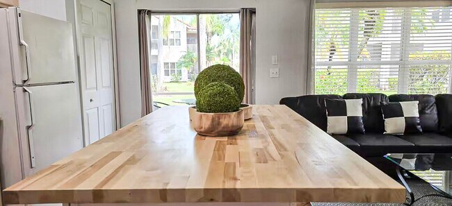 9947 Perfect Dr in Port St. Lucie, FL - Building Photo - Building Photo