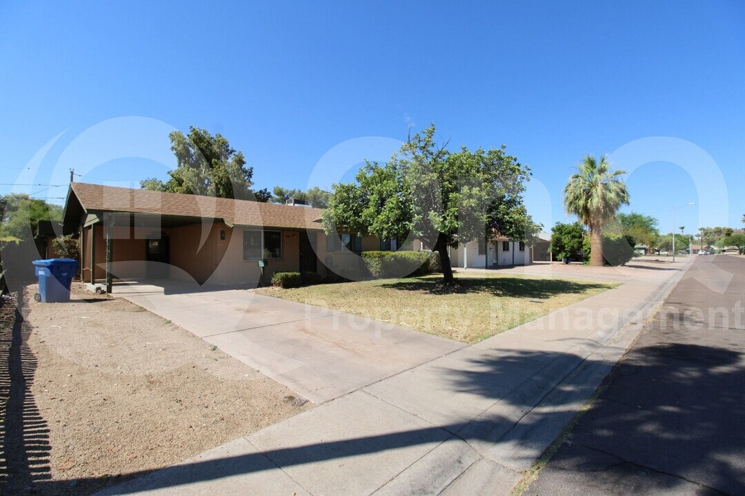 925 W Parkway Blvd in Tempe, AZ - Foto de edificio
