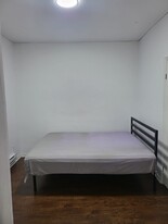 1452 Jeanne-D'arc Av in Montréal, QC - Building Photo