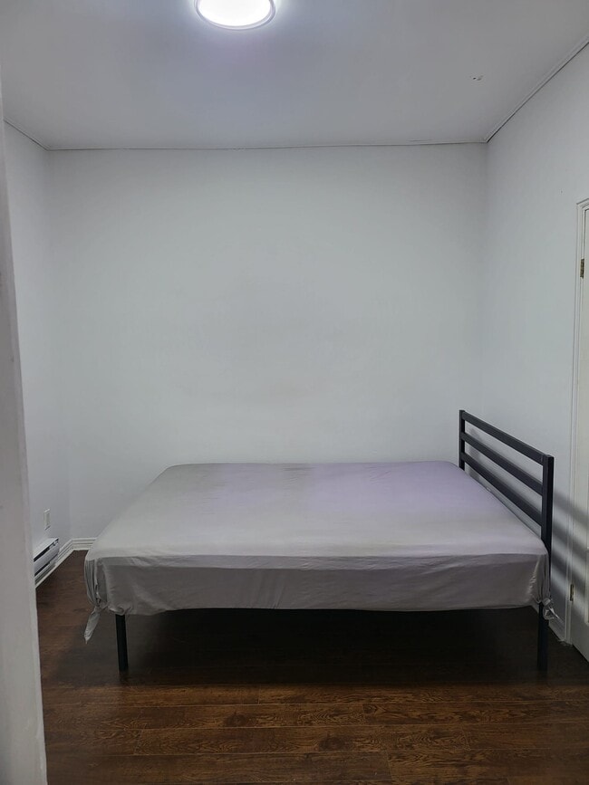 property at 1452 Jeanne-D'arc Av