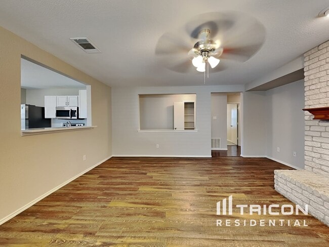 5448 Kleberg Dr in Grand Prairie, TX - Building Photo - Building Photo