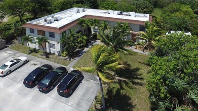 1733 NW 3rd Ave in Fort Lauderdale, FL - Foto de edificio - Building Photo