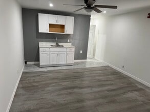 2742 Kensington Ave, Unit 4 in Philadelphia, PA - Building Photo - Building Photo