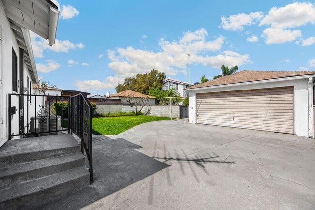 9633 Florpark St in Pico Rivera, CA - Building Photo - Building Photo