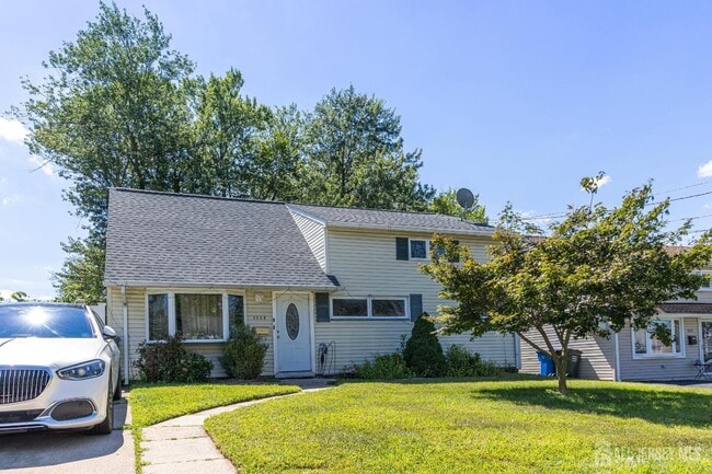 property at 1055 Woodruff St