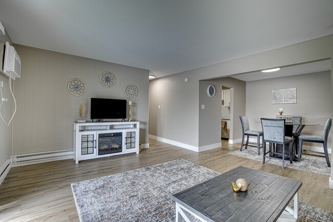 The Ridge Apartments in Merrillville, IN - Foto de edificio - Building Photo