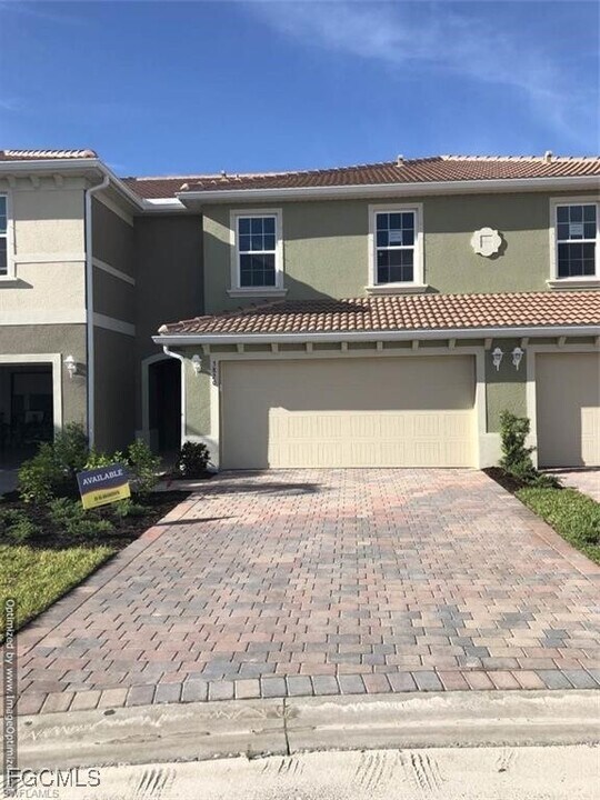 3820 Tilbor Circle in Ft. Myers, FL - Building Photo