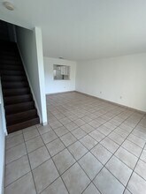 212 Palm Cir E in Pembroke Pines, FL - Building Photo - Building Photo