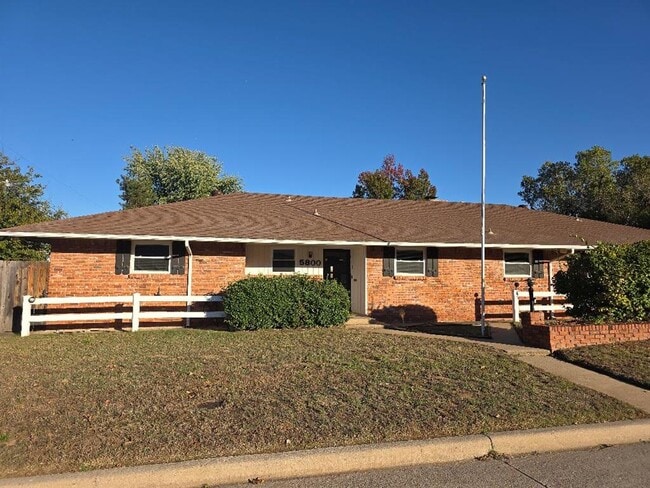 5800 Kingston Rd in Oklahoma City, OK - Building Photo - Building Photo