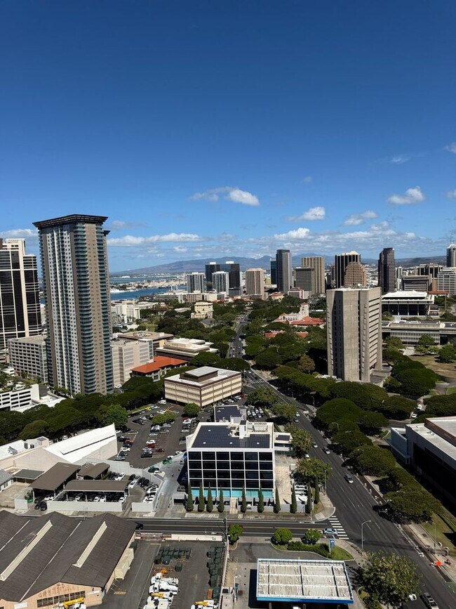 801 S King St in Honolulu, HI - Building Photo - Building Photo