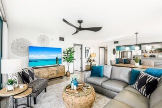 11116 Gulf Shore Dr in Naples, FL - Foto de edificio - Building Photo
