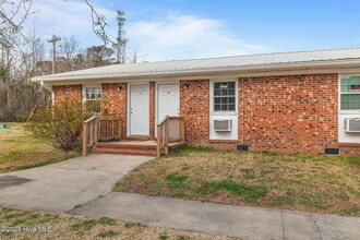 1134 Old Maplehurst Rd in Jacksonville, NC - Building Photo - Building Photo