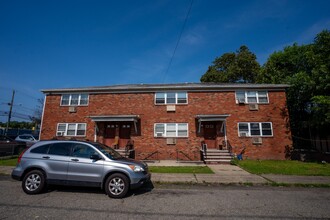 655 21st Ave in Paterson, NJ - Building Photo - Building Photo