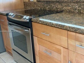 7256 SW 94th Pl in Miami, FL - Building Photo - Building Photo