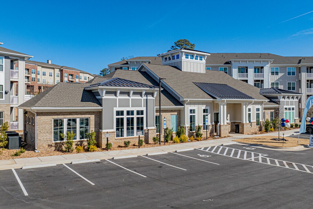 Clairmont at Crabtree in Raleigh, NC - Building Photo