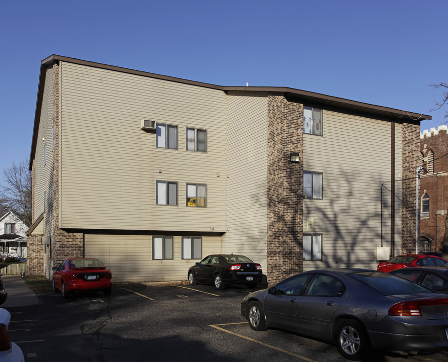 750 5th St S in St. Cloud, MN - Building Photo