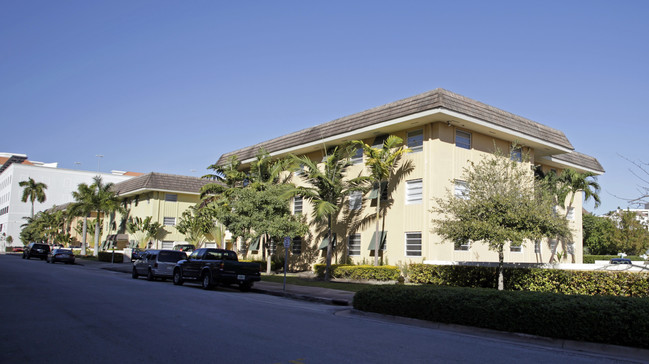 San Remo Apartments in Coral Gables, FL - Building Photo - Building Photo