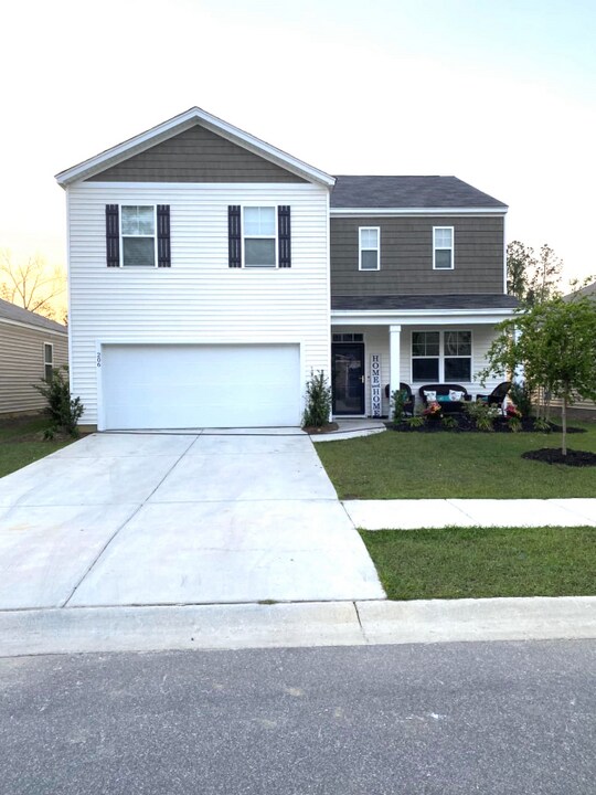 206 Lapping Waters Dr in Summerville, SC - Building Photo