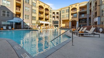 Dominion at Mercer Crossing Apartments